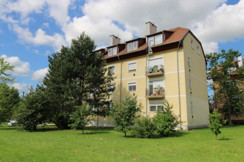 eladó újszerű tégla lakás Veszprém belvárosában