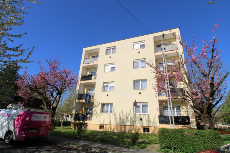 eladó tégla lakás Veszprém Vécsey utca