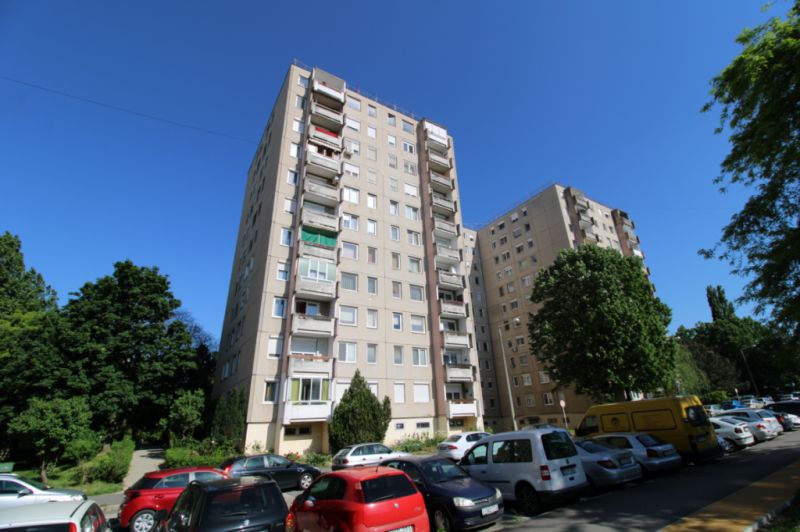 eladó panel lakás Veszprémben